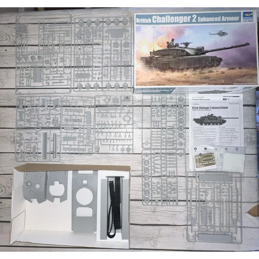 Trumpeter 01522 1/35 British Challenger 2 Enhanced Armour - New Open Box